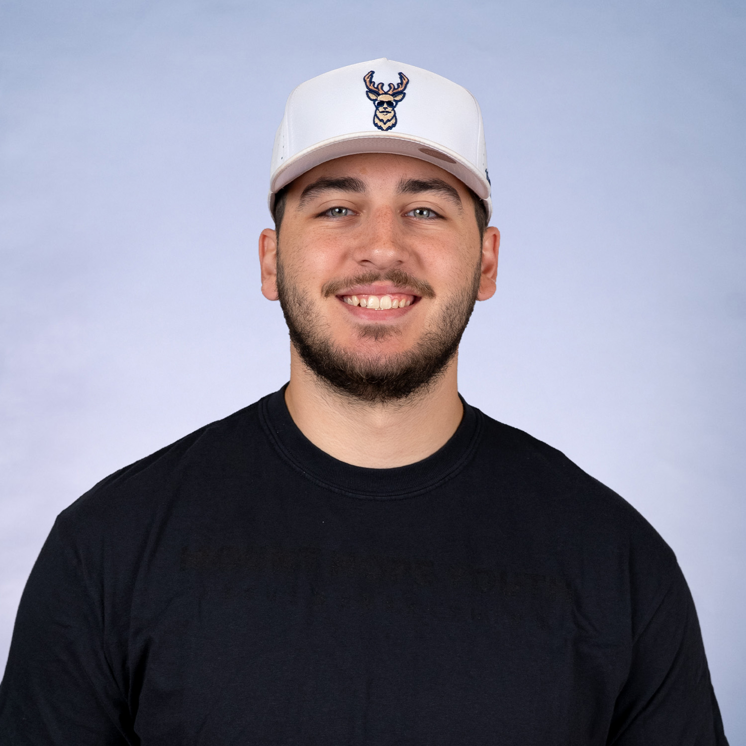 ari3 Ari's Staff Headshot